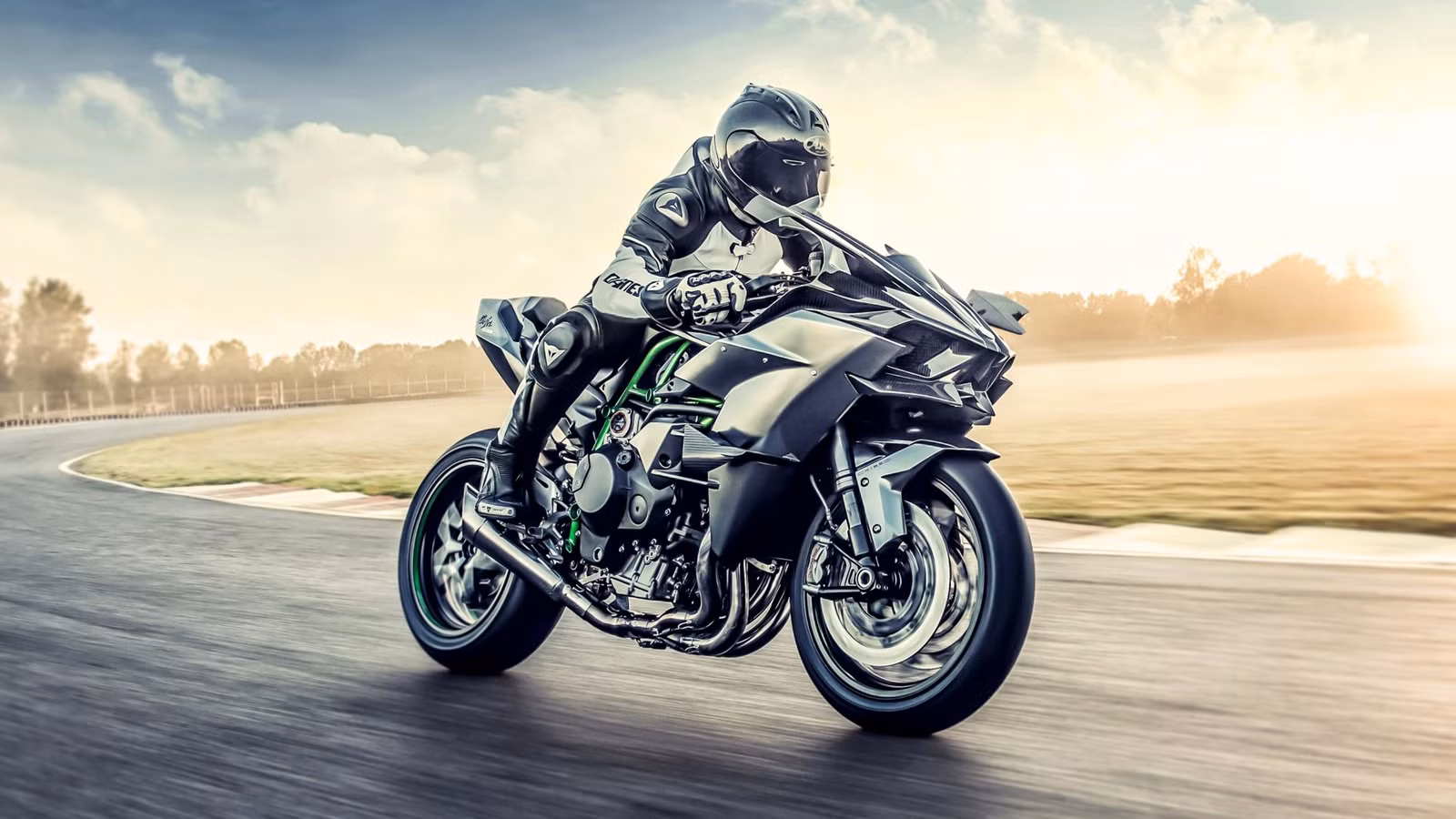 Kawasaki ZX-10R: Champion’s Choice in WorldSBK