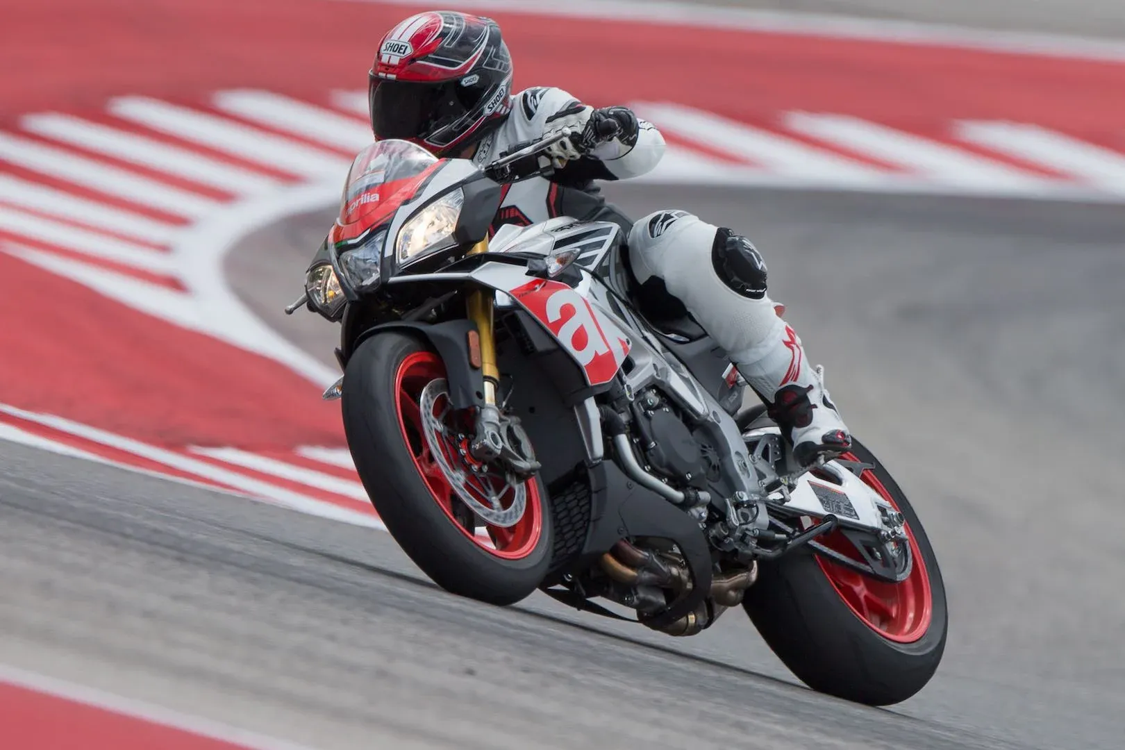 Aprilia Tuono V4: The Perfect Balance of Power and Comfort