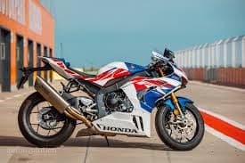 Honda CBR1000RR-R Fireblade: The Ultimate Superbike